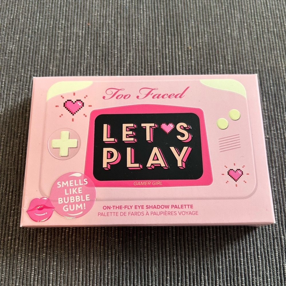 New- Too Faced Let's Play Mini Eye Shadow Palette